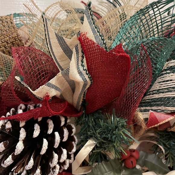 WREATH - RUSTIC WINTER WREATH 24” very very full with VINTAGE JINGLE BELLS! - Picture 5 of 14